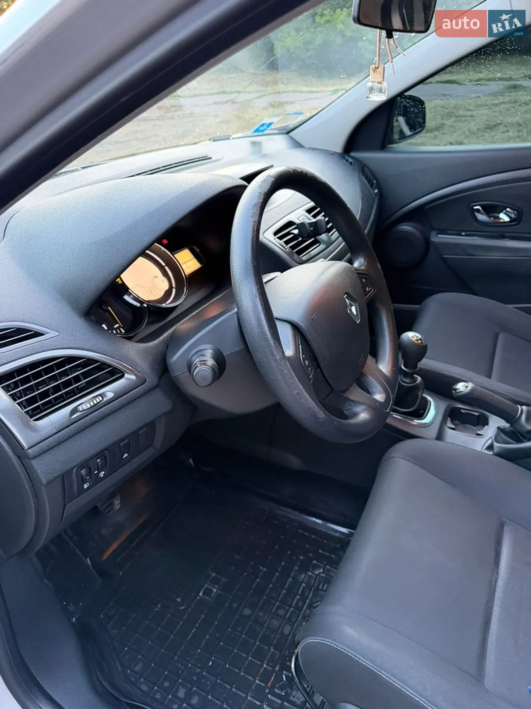 2012 Renault Megane - мініатюра 12