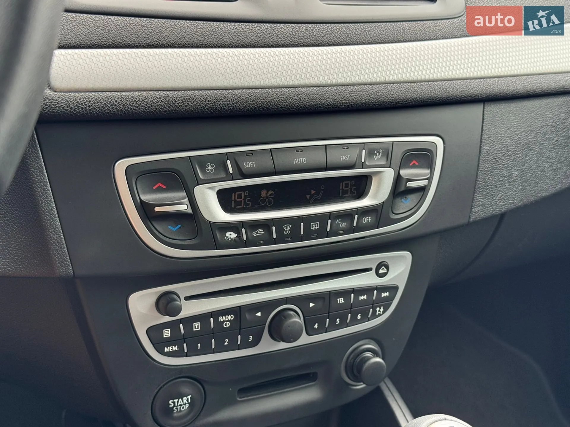 2010 Renault Megane - мініатюра 53