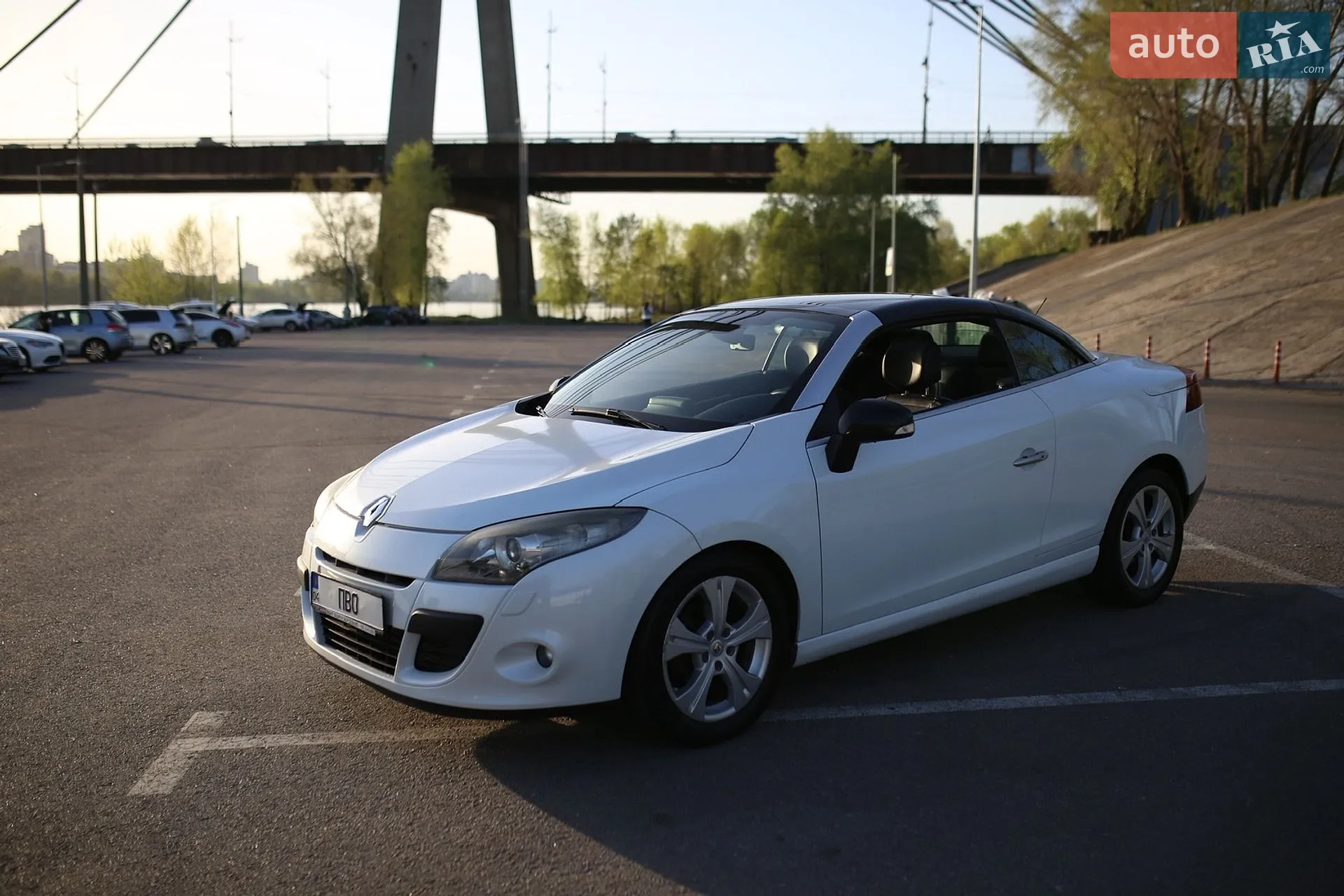 2010 Renault Megane - мініатюра 2