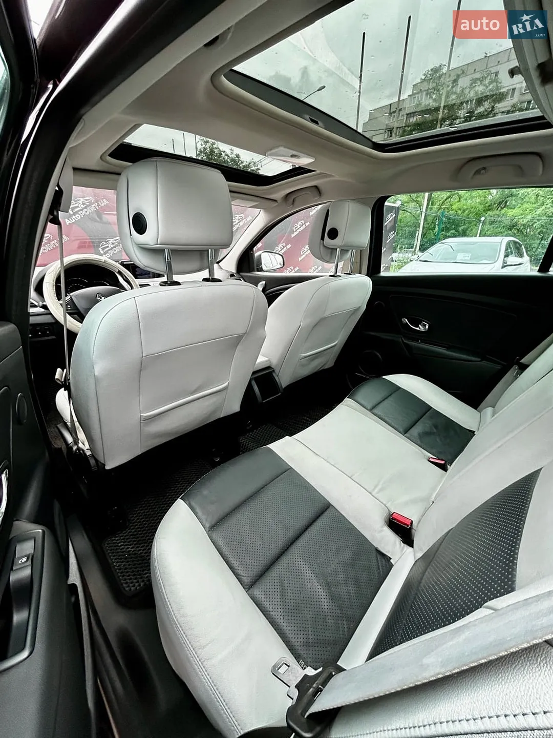 2012 Renault Megane - мініатюра 23