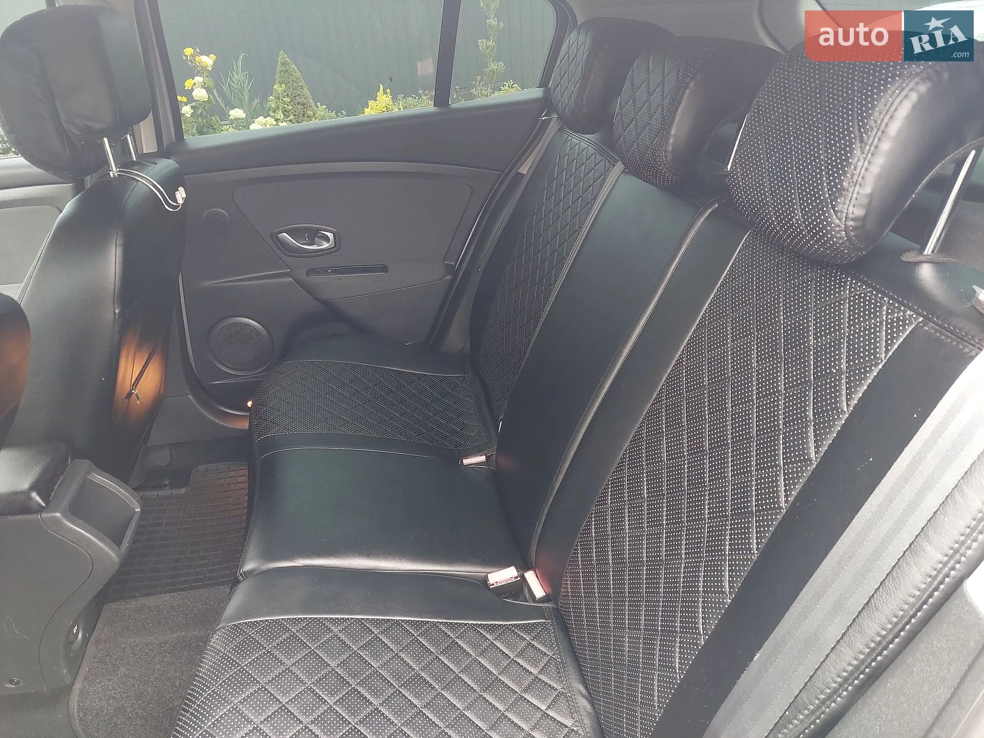 2010 Renault Megane - мініатюра 21