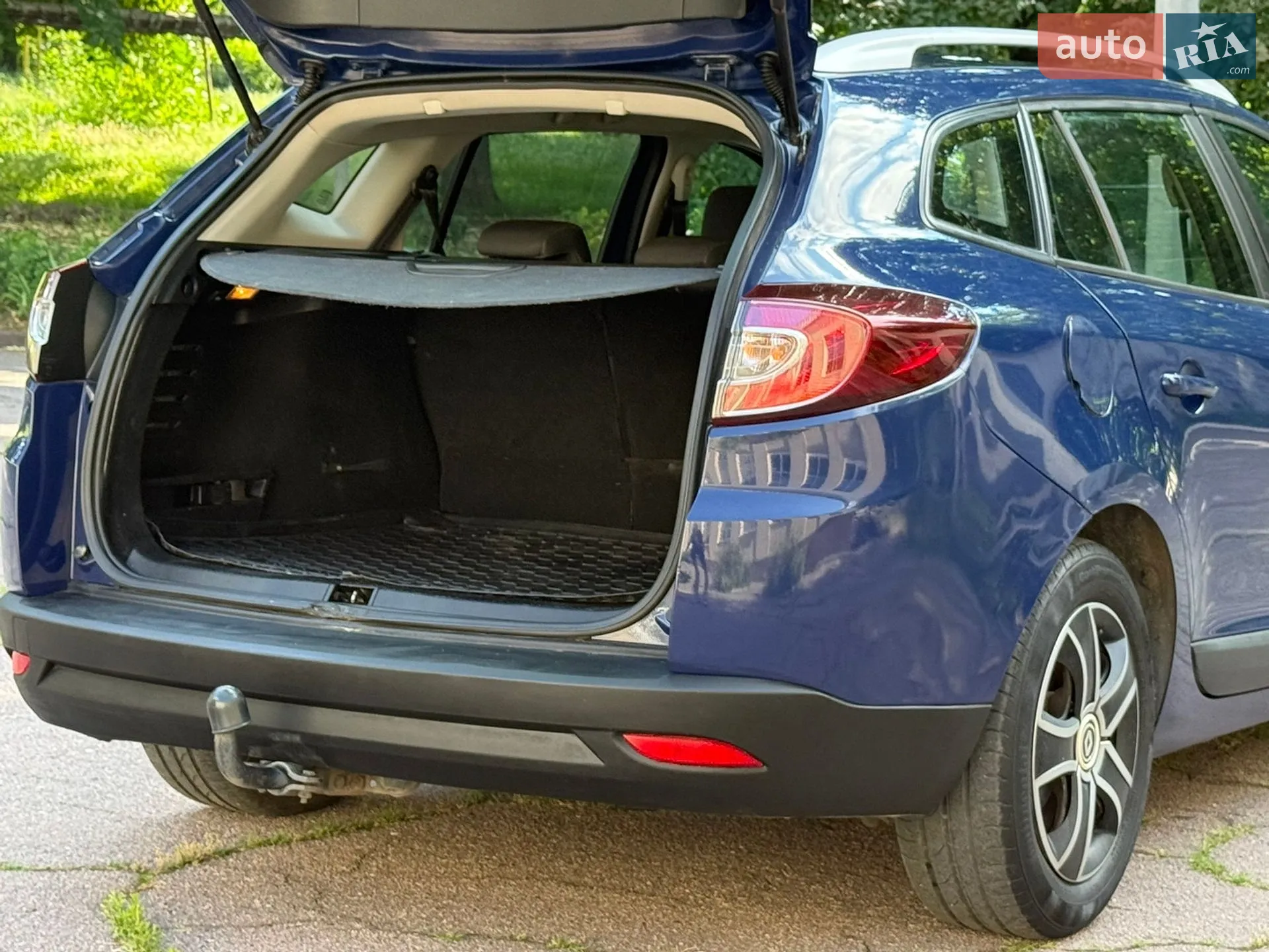2010 Renault Megane - мініатюра 11