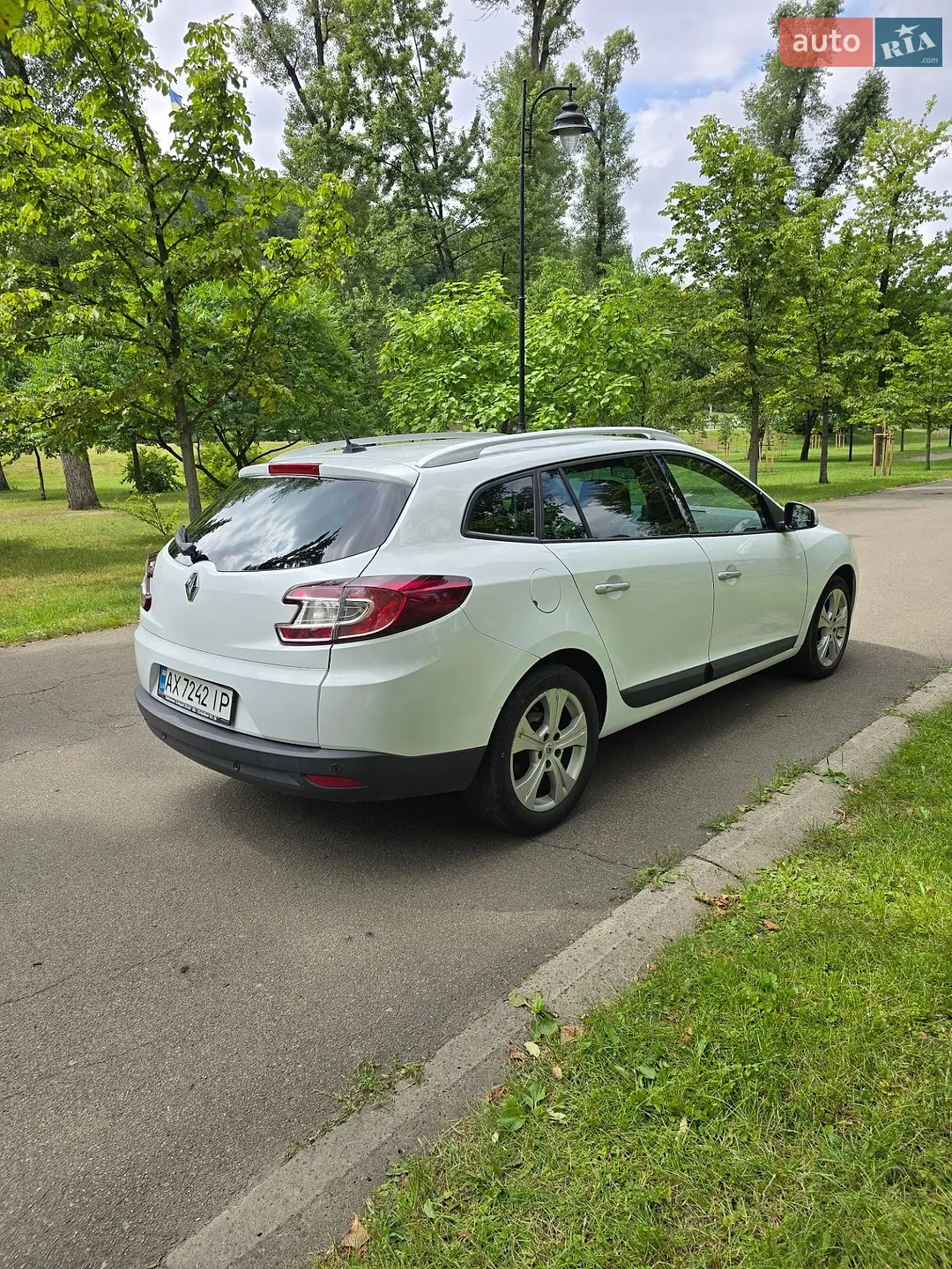 2010 Renault Megane - мініатюра 8