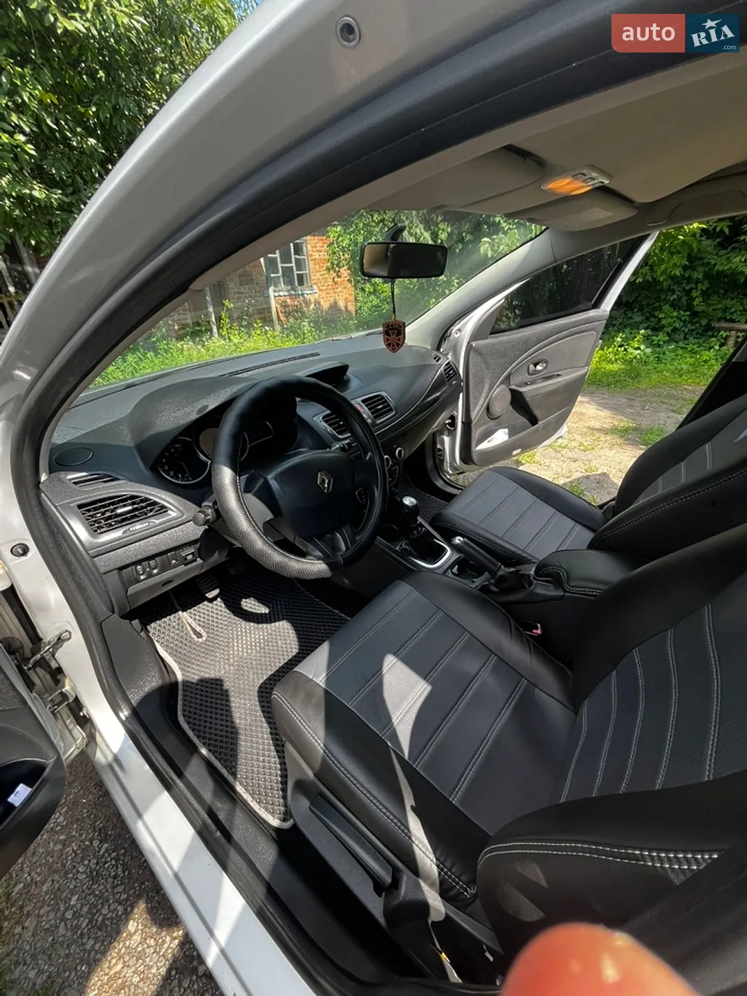 2010 Renault Megane - мініатюра 3