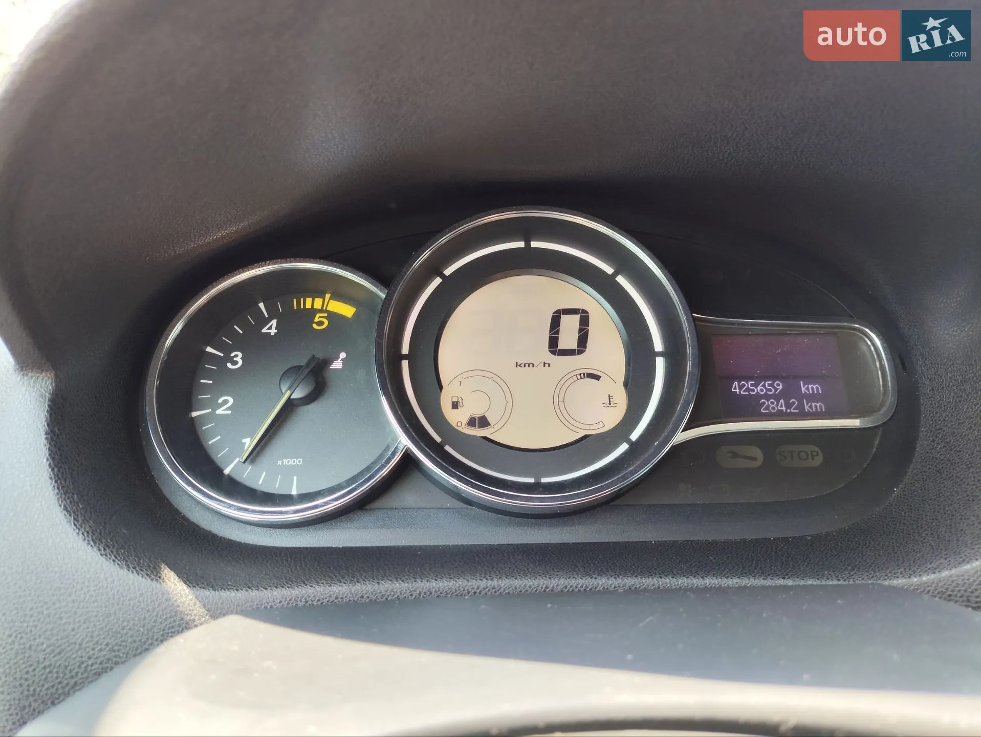 2010 Renault Megane - мініатюра 12