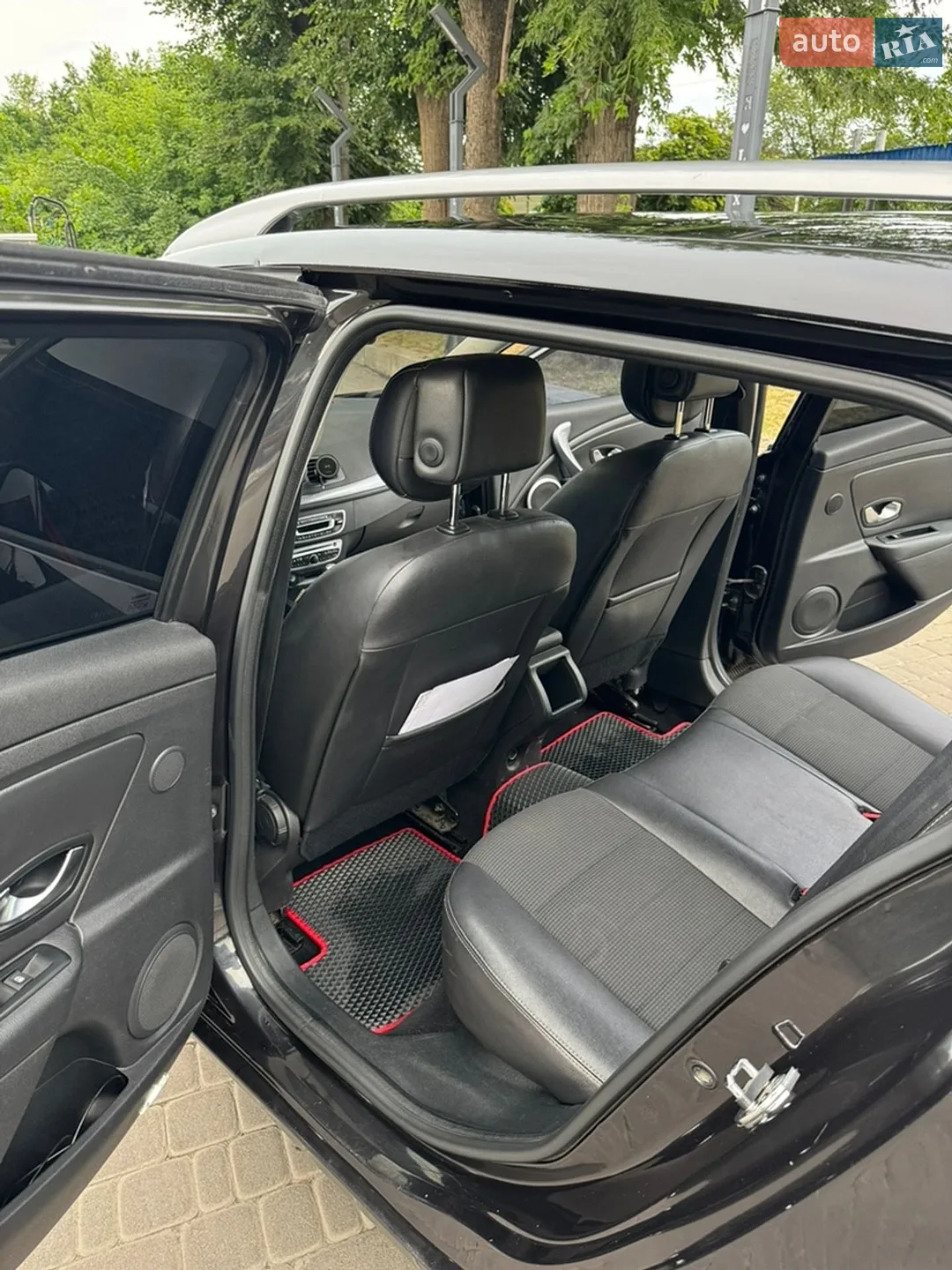 2010 Renault Megane - мініатюра 12