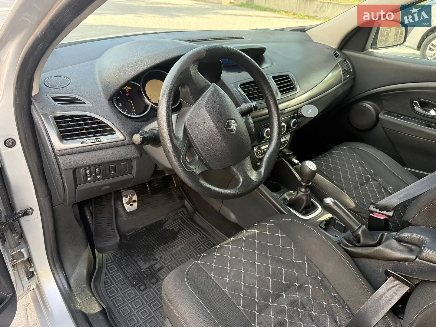 2011 Renault Megane - мініатюра 16