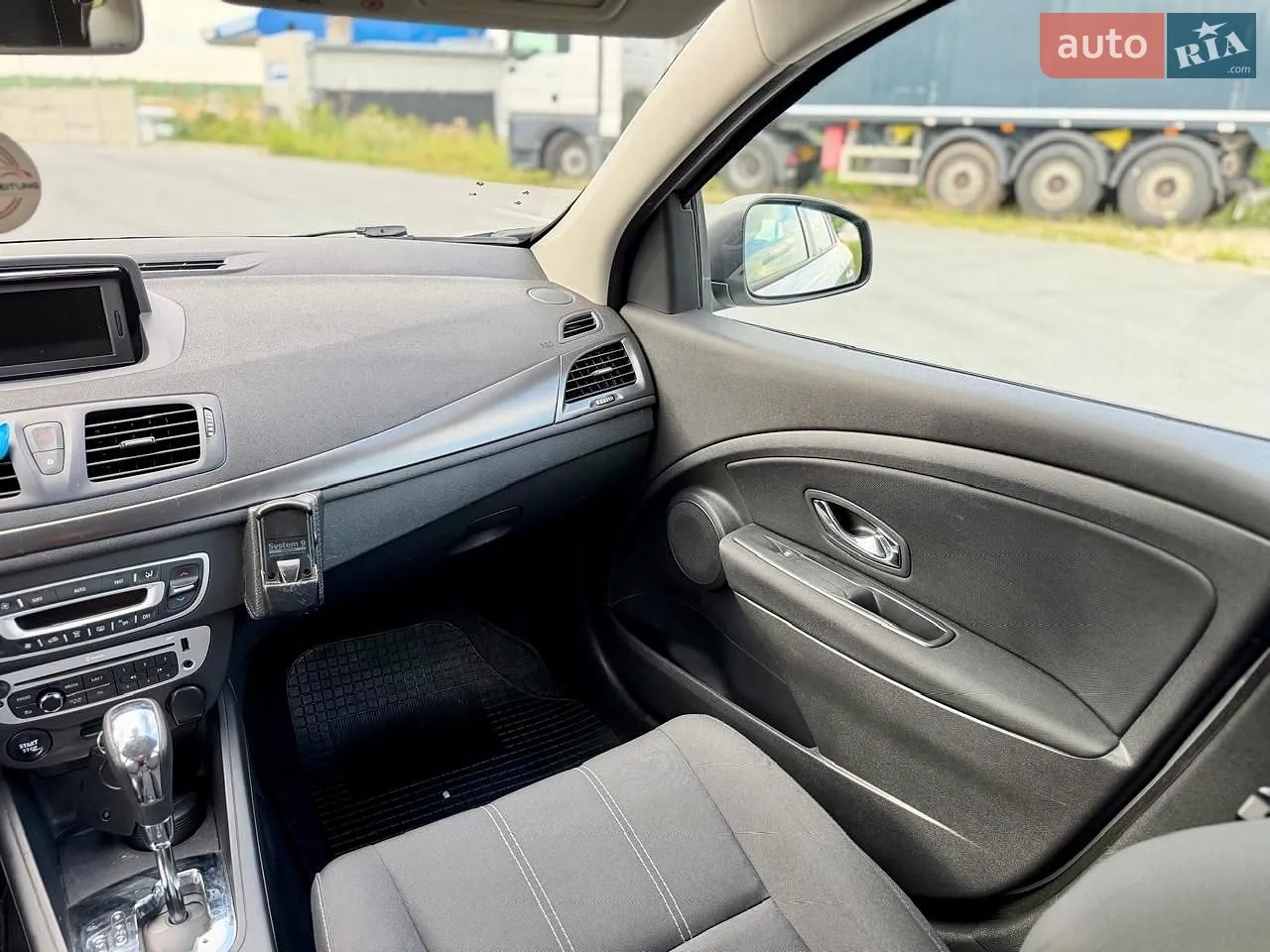 2013 Renault Megane - мініатюра 43