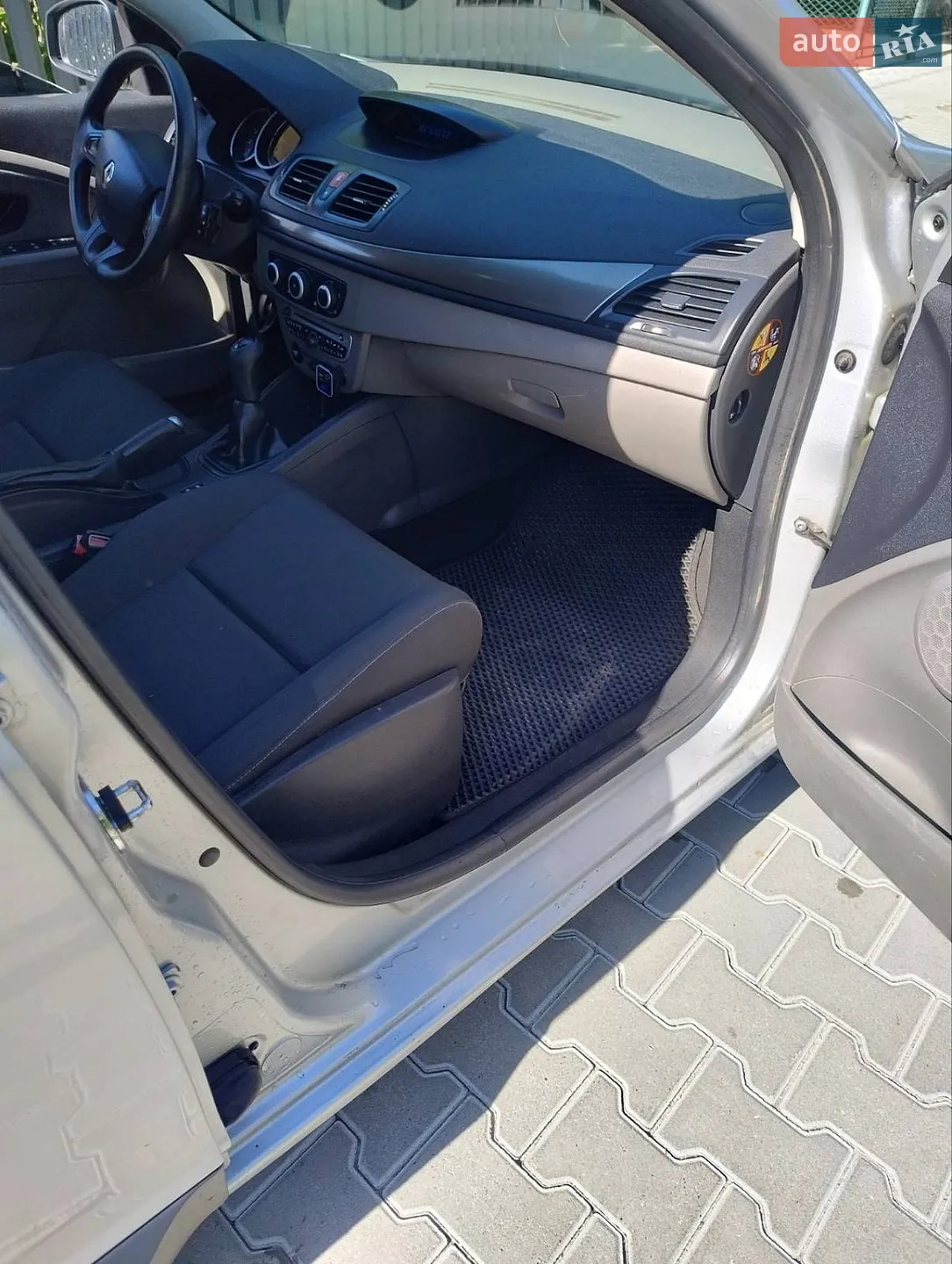 2010 Renault Megane - мініатюра 12