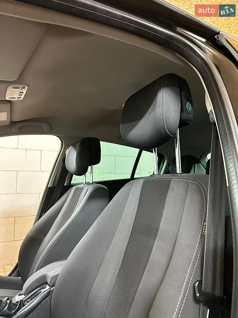 2010 Renault Megane - мініатюра 25