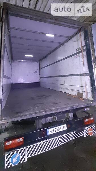 Грузовой фургон Renault Midliner 1999 в Измаиле