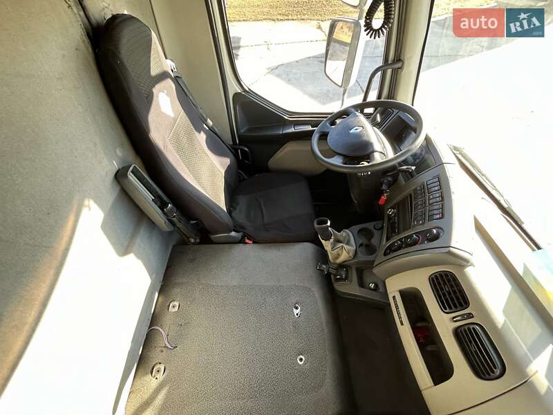 Вантажний фургон Renault Midlum 2012 в Львові