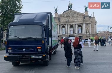 Вантажний фургон Renault Midlum 1999 в Львові