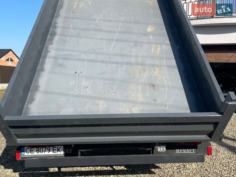 Самосвал Renault Midlum 2001 в Черновцах