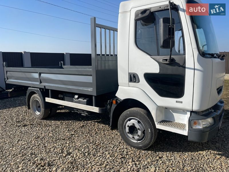 Самосвал Renault Midlum 2001 в Черновцах