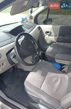 Хэтчбек Renault Modus 2005 в Лубнах