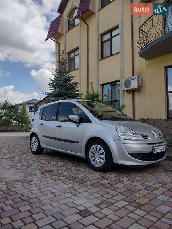 Хэтчбек Renault Modus 2009 в 