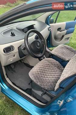 Хэтчбек Renault Modus 2005 в 