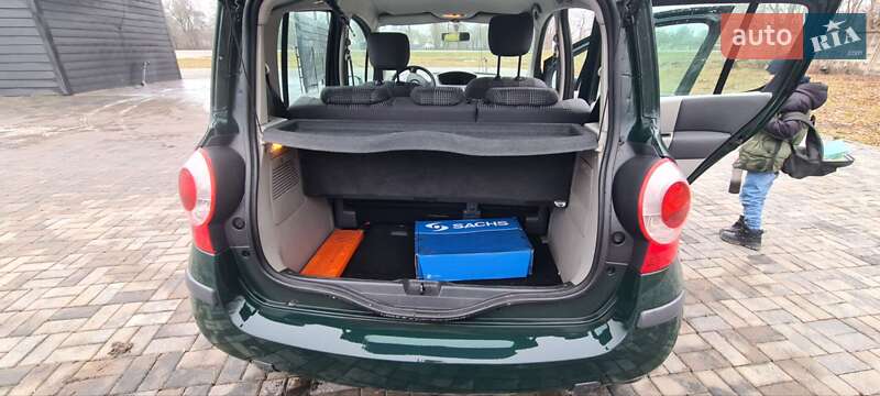 Хетчбек Renault Modus 2006 в Кореці