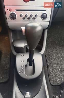 Хэтчбек Renault Modus 2009 в 