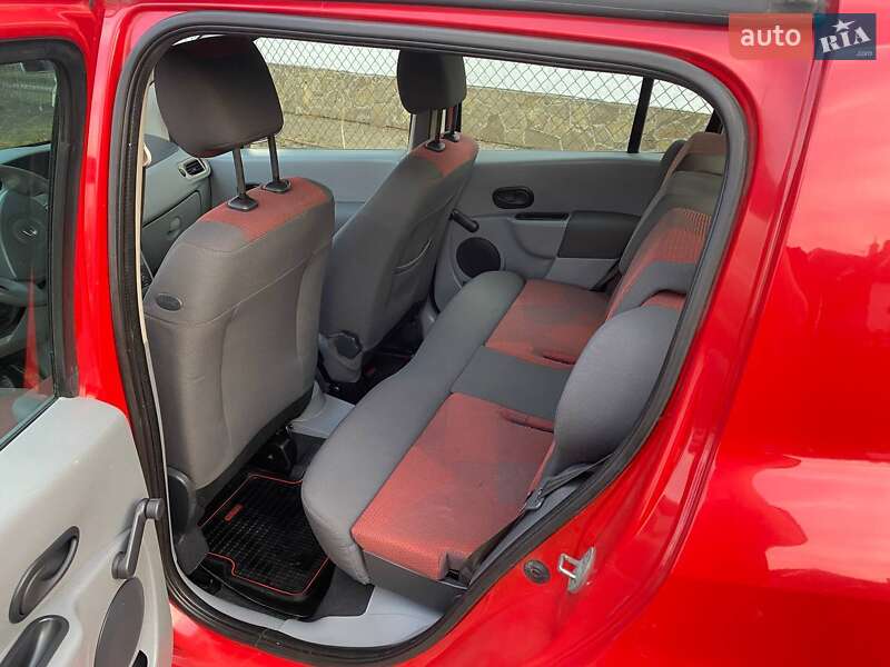 Хэтчбек Renault Modus 2007 в Городке