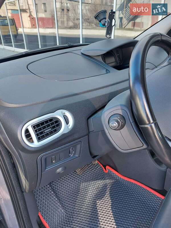 Хэтчбек Renault Modus 2009 в Одессе