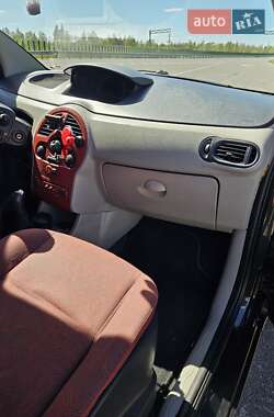 Хэтчбек Renault Modus 2004 в 