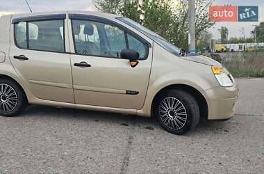 Хэтчбек Renault Modus 2004 в 
