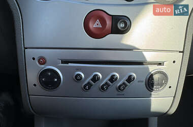 Хэтчбек Renault Modus 2012 в 