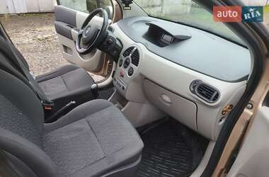 Хэтчбек Renault Modus 2004 в 