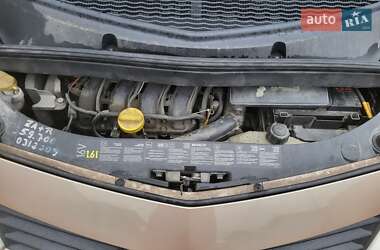 Хэтчбек Renault Modus 2004 в 