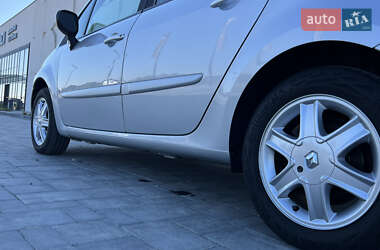 Хэтчбек Renault Modus 2009 в 