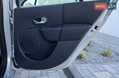 Хэтчбек Renault Modus 2009 в 