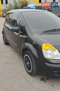 Хэтчбек Renault Modus 2004 в 