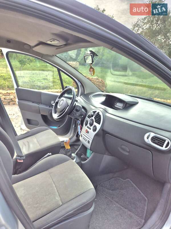 Хэтчбек Renault Modus 2006 в Арцизе