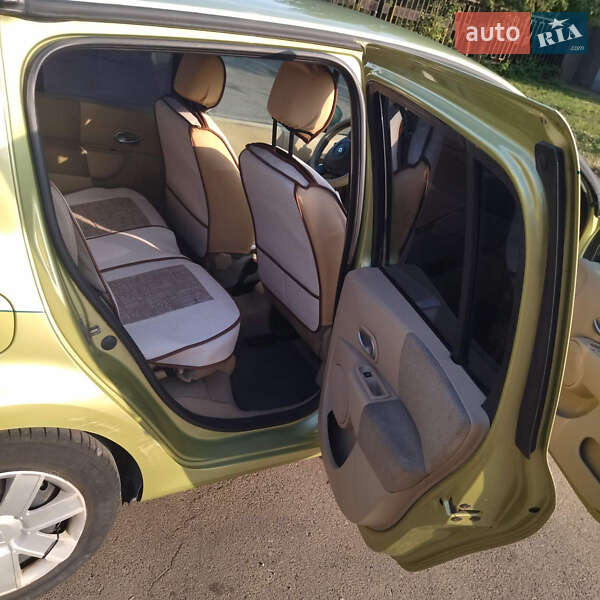 Хэтчбек Renault Modus 2004 в Львове