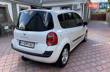 Хэтчбек Renault Modus 2011 в 