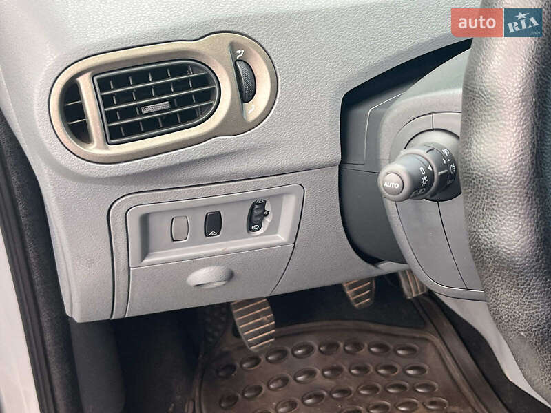 Хэтчбек Renault Modus 2009 в Киеве