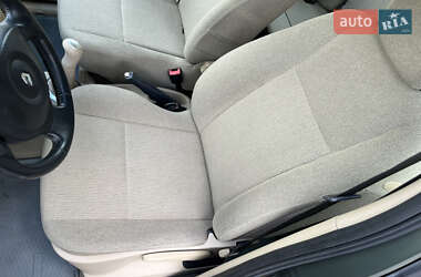 Хэтчбек Renault Modus 2005 в 