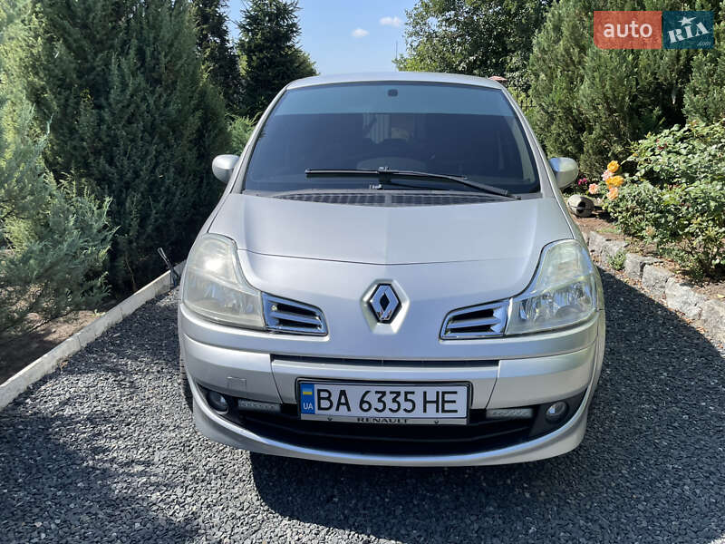 Хэтчбек Renault Modus 2011 в 