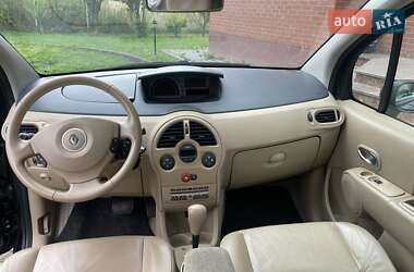 Хэтчбек Renault Modus 2005 в 