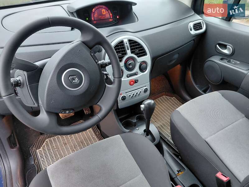 Хэтчбек Renault Modus 2009 в Надворной