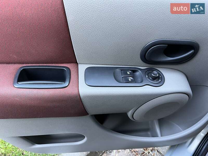 Хэтчбек Renault Modus 2005 в Львове