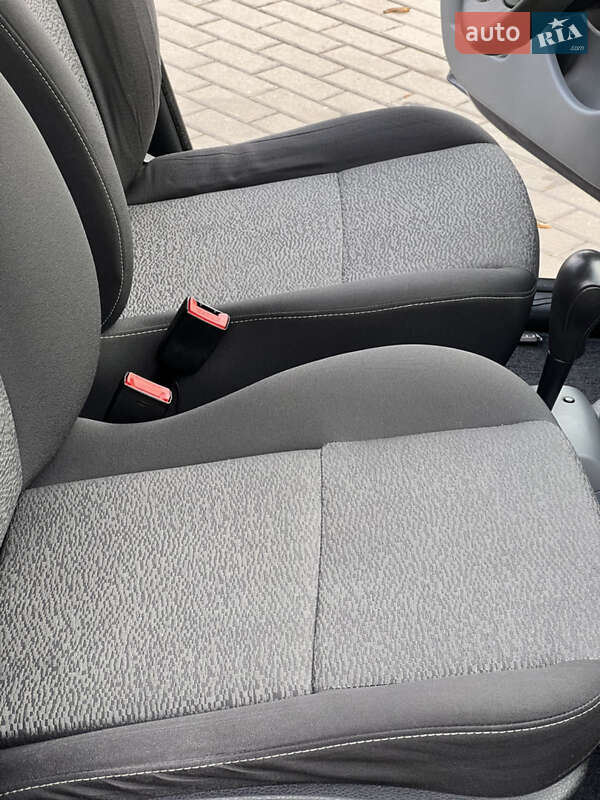 Хэтчбек Renault Modus 2010 в Житомире