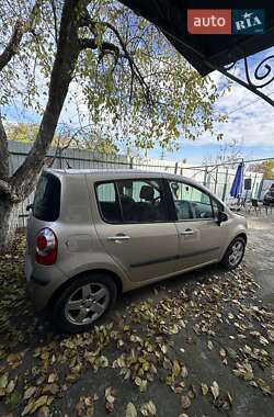 Хетчбек Renault Modus 2006 в  фото 5 Хетчбек Renault Modus 2006 в