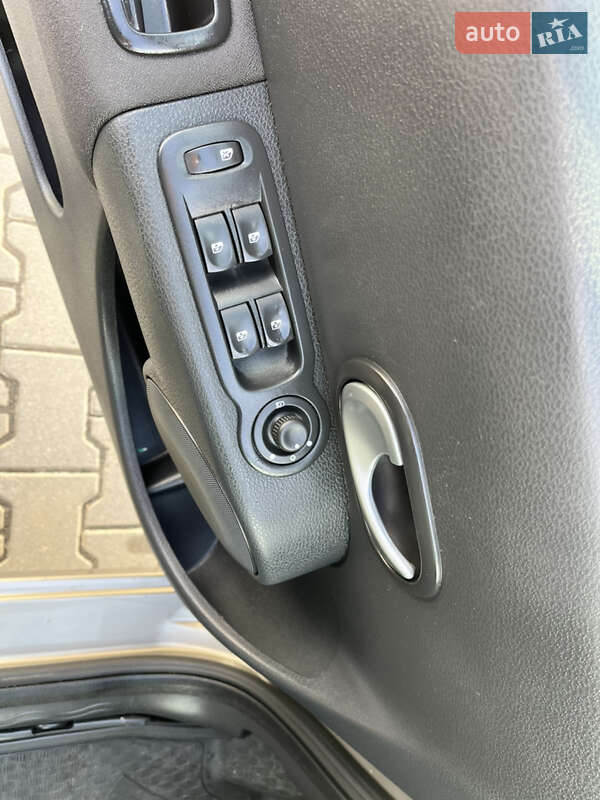 Хэтчбек Renault Modus 2012 в Черновцах фото 9 Хэтчбек Renault Modus 2012 в Черновцах