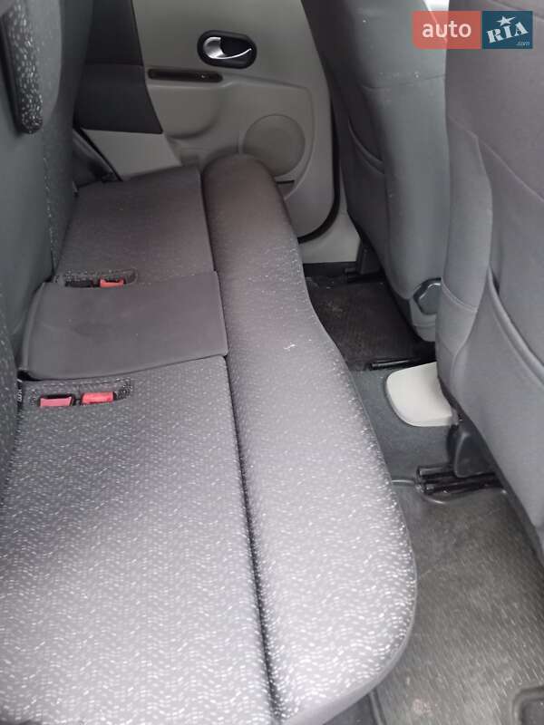 Хэтчбек Renault Modus 2006 в Лубнах