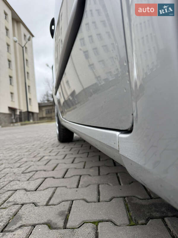 Хэтчбек Renault Modus 2008 в Черновцах