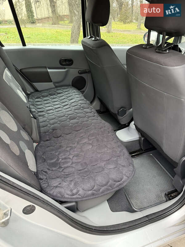 Хэтчбек Renault Modus 2008 в Черновцах