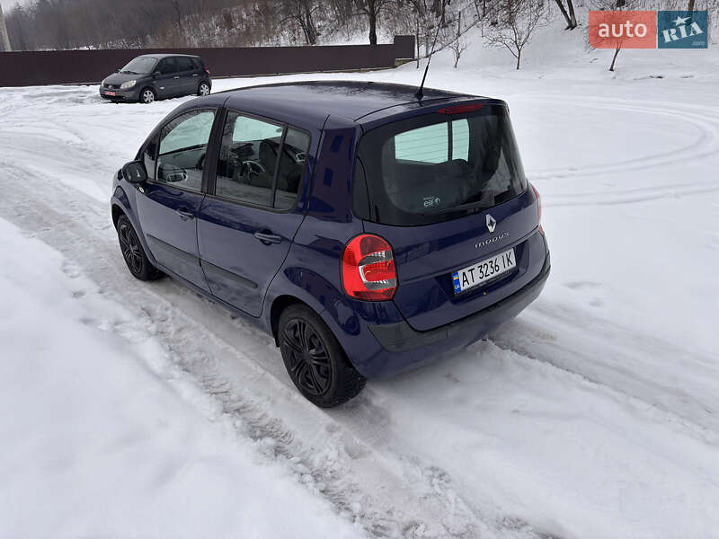 Хэтчбек Renault Modus 2009 в Надворной